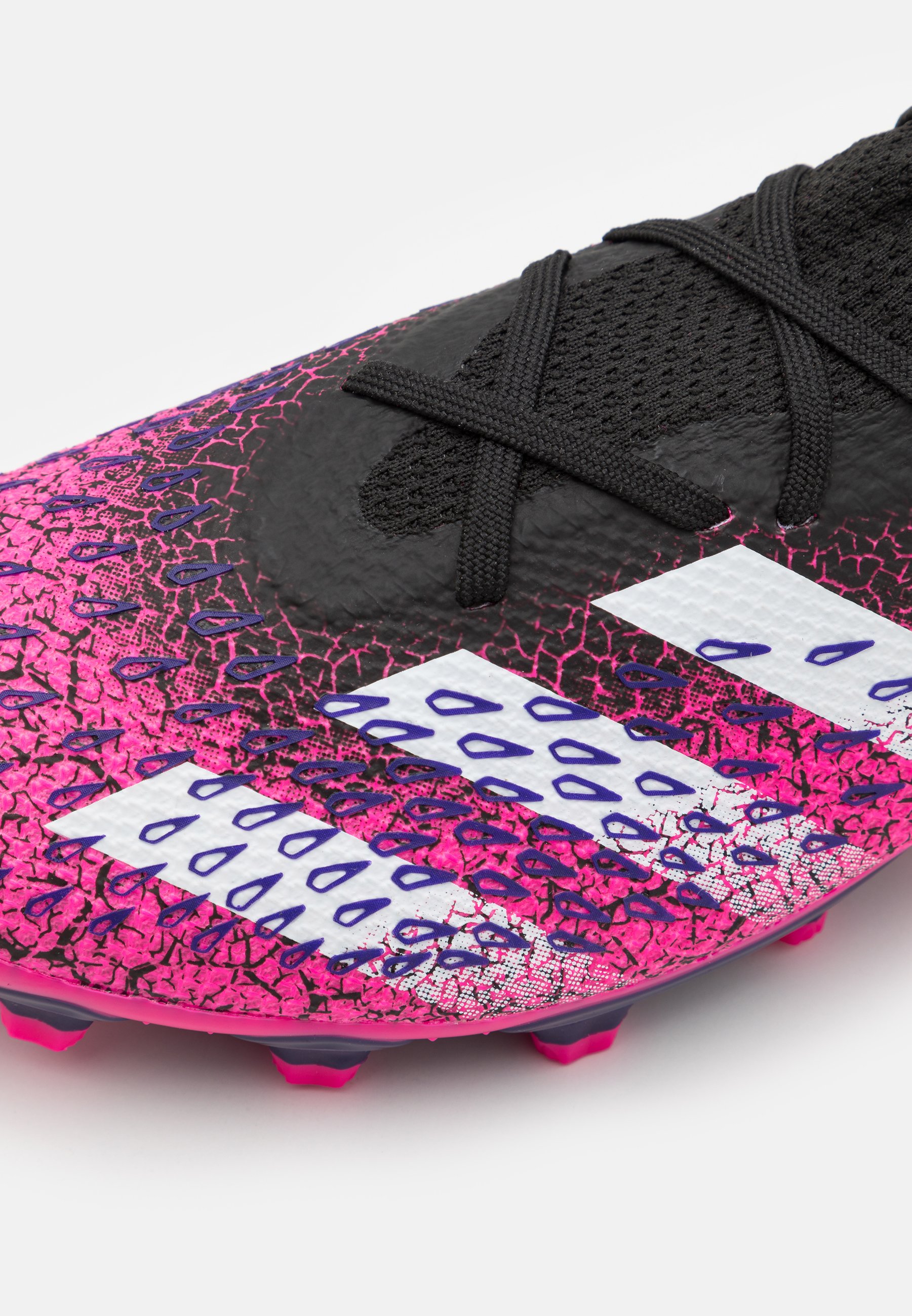 adidas glitch multitaco