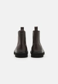 Calvin Klein Jeans BOOT MID CHELSEA UNIFORM - Korte laarzen - dark brown/black