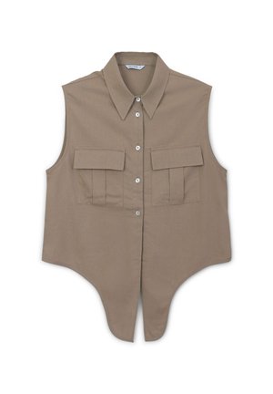 Beige sleeveless shirt with a pointed collar, featuring two chest pockets and front buttons, made from a smooth fabric with a tailored cut.