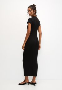 PULL&BEAR Obleka iz džersija - black