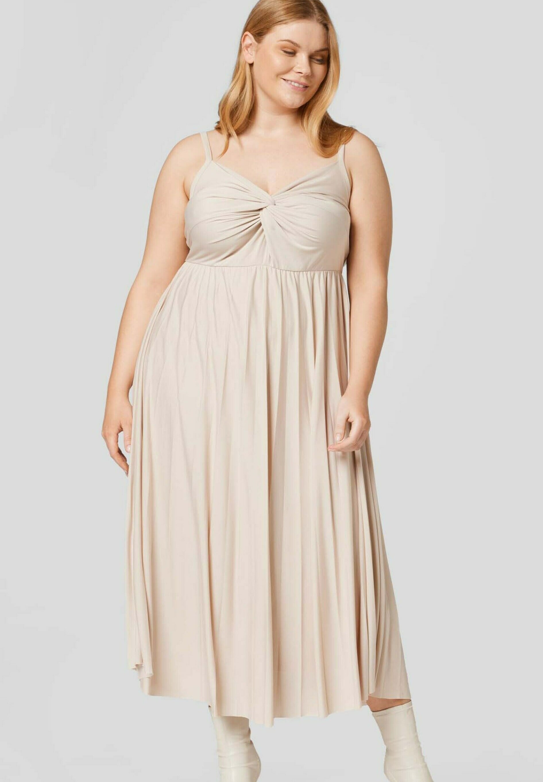 Guido Maria Kretschmer Curvy Collection JOLIE - Cocktailkleid/festliches  Kleid - beige - Zalando.de