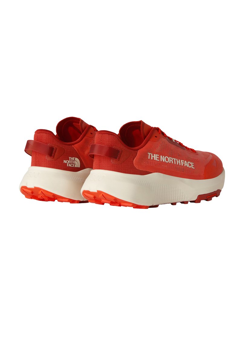 The North Face ALTAMESA - Sportovní boty - lava red iron clay