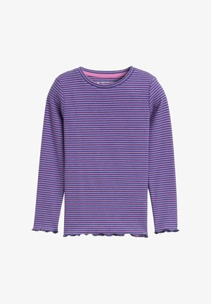 Langslavige geribbelde shirt met roze en paarse horizontale strepen, ronde halslijn en geschulpte randen op de mouwen en de zoom.