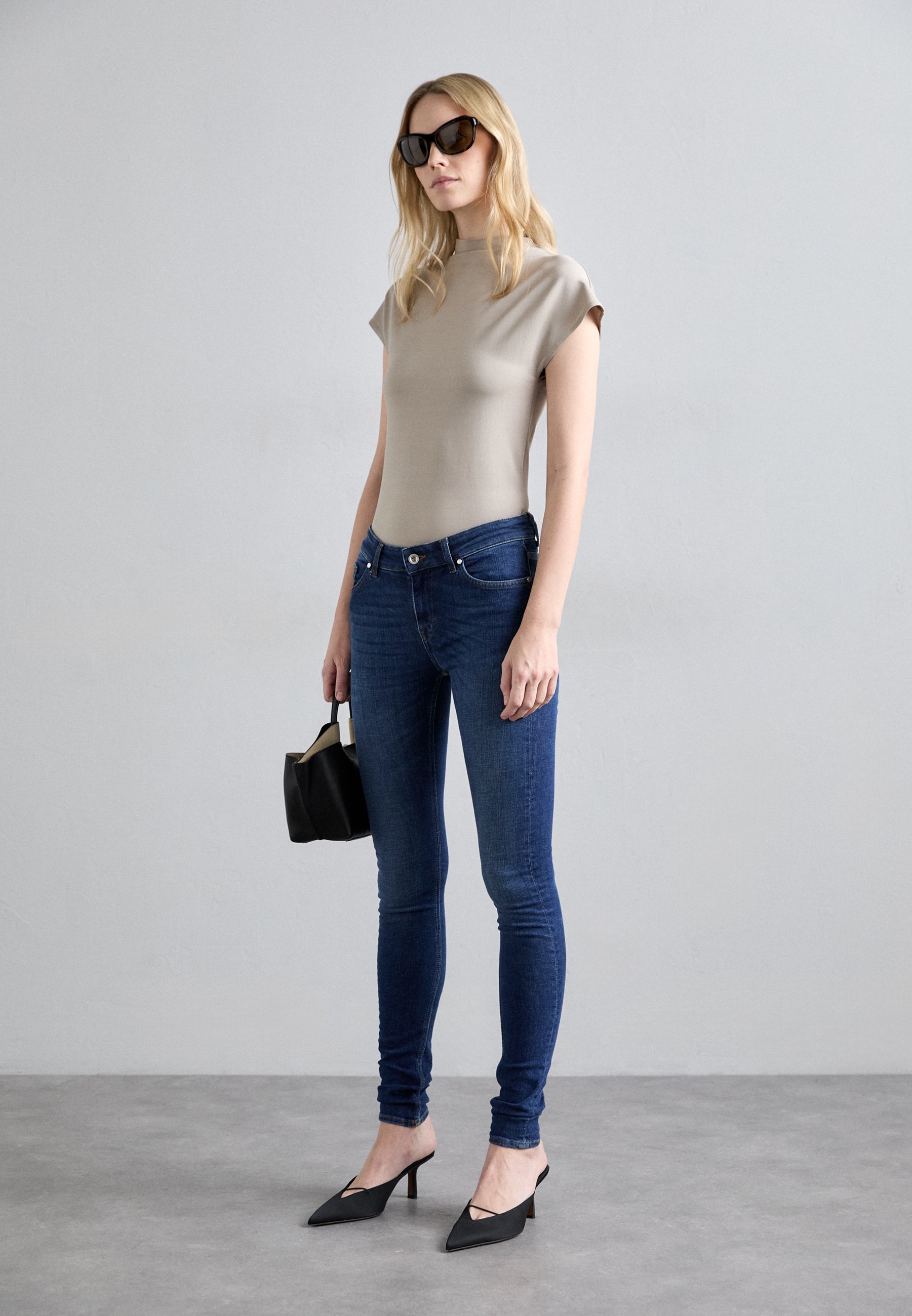 売れ筋商品|||タイガー オブ スウェーデン Tシャツ レディース トップス ALITTA - Basic T-shirt - beige Alitta Shirt | Tiger Of Sweden
