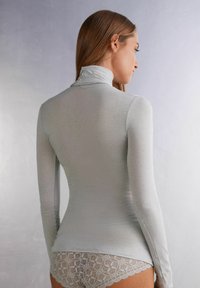 Intimissimi HOCHGESCHLOSSENES -ULTRALIGHT - Langarmshirt - hellgrau ice grey