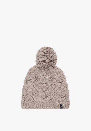 Gorro de punto en taupe claro con un gran pom-pom en la parte superior. Presenta patrones de trenzas texturizadas y una etiqueta tejida en el lateral.