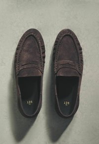 Vybrané, chocolate brown