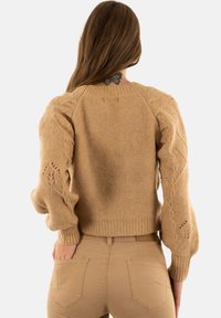 Molly Bracken Cardigan - beige