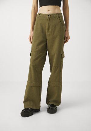 FALK - Cargohose - martini olive