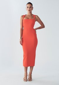 BWLDR RIRI - Etui-jurk - coral