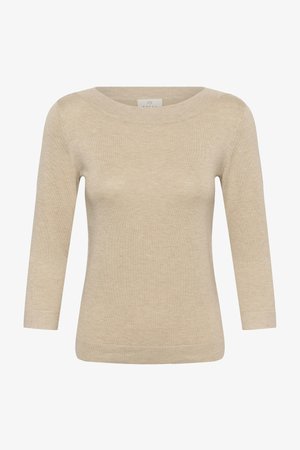 Maglione beige in maglia con maniche a tre quarti e scollo rotondo ampio, caratterizzato da un orlo e polsi leggermente a coste.