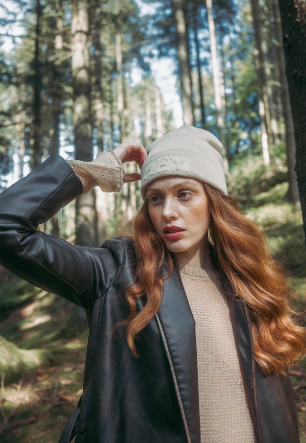 SOFT BEANIE - Mütze - creme