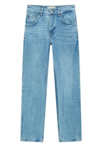 Ljusblå denimjeans med avslappnad passform, rak ben, fem fickor och synlig sömnad, med knappstängning och varumärkesetikett vid midjan.