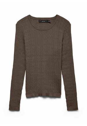 Brūns džemperis ar gariem piedurknēm, adīts ar pinuma rakstu, apaļu kakla izgriezumu, kā arī riboto aproču un apakšmalu.