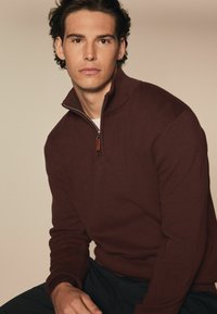 Next Vesta - burgandy