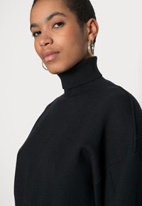 Gestuz TALLI - Camisola - black