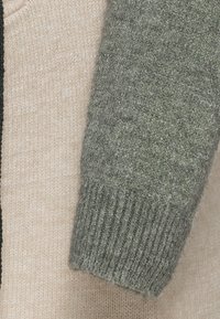 ONLY MATERNITY OLMQUEEN CARDIGAN  - Strickjacke - june bug