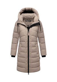 Lange beige gewatteerde winterjas met capuchon, zwarte ritssluiting, zijzakken en zwarte binnenmanchetten.