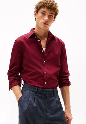 Tommy Hilfiger, FLEX SOLID SHIRT CORE ESSENTIALS - Chemise - deep rouge