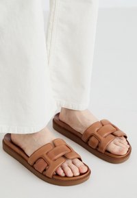 WYLALAENDAR - Mules - medium brown