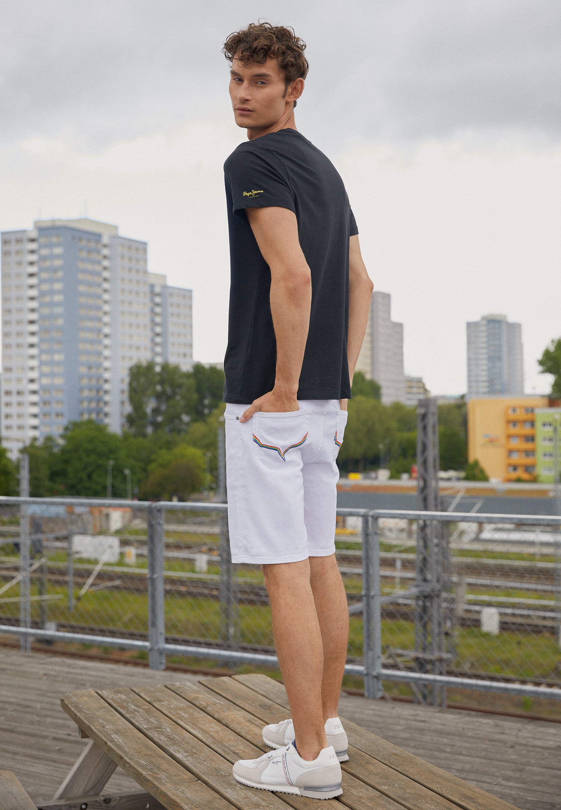 Pepe Jeans CANE PRIDE - Denim shorts 