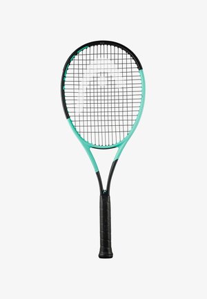Racchetta da tennis con telaio nero e turchese, impugnatura nera e corde bianche, mostrata in posizione verticale su sfondo bianco.