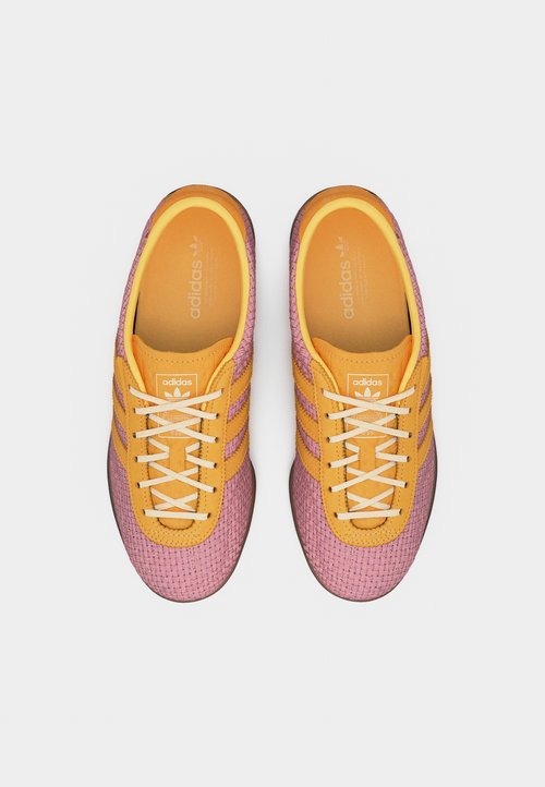 adidas GAZELLE LO PRO - Trainers - mauve/ice tangerine/off white — photo 5