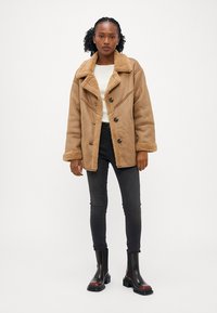 ONLY Petite ONLYLVA COLLAR COAT  - Zimní kabát - otter