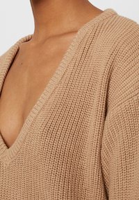 NA-KD Pullover - beige