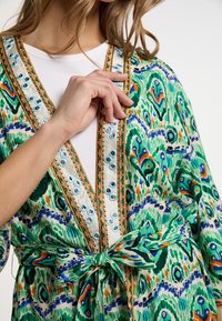 IZIA KIMONO MAHISHA - Accesoriu plajă - grün mehrfarbig