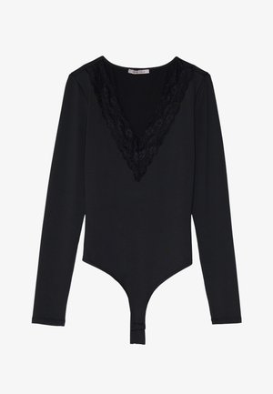 Body negru cu mâneci lungi, realizat dintr-un material neted, având un decolteu în V cu dantelă și un sistem de închidere cu capse în partea de jos.