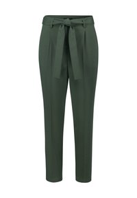 Pantalons taillés verts à taille haute, dotés d'une ceinture nouée à l'avant, d'un design plissé et de jambes ajustées avec une texture lisse.