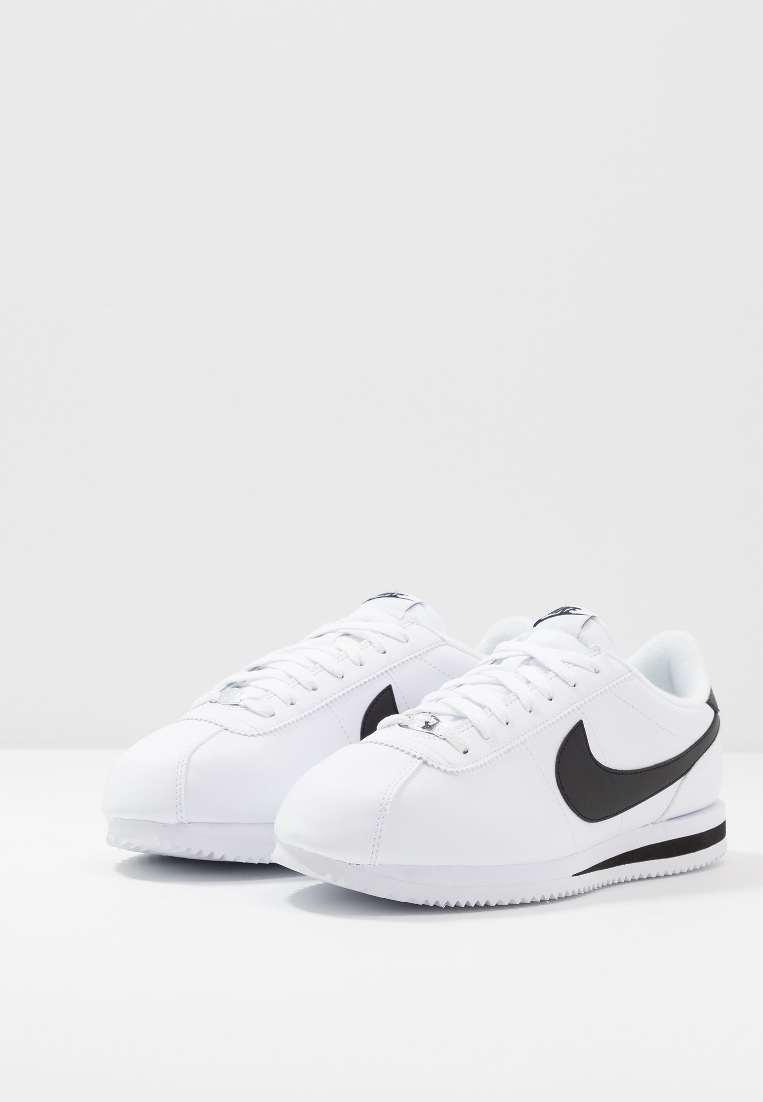 baskets basses nike cortez basic baskets basses nike cortez basic