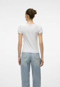 Vero Moda VMBARBARA SHORT ONECK - Tricou basic - bright white