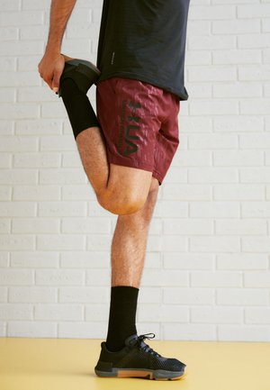 Sportovní kraťasy - dark red