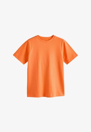 Jednofarebné oranžové tričko s krátkym rukávom a okrúhlym výstrihom so štandardným strihom na bielom pozadí.