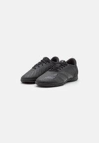 adidas Performance PREDATOR ACCURACY 4 IN SALA UNISEX - Scarpe da calcio indoor - core black/footwear white