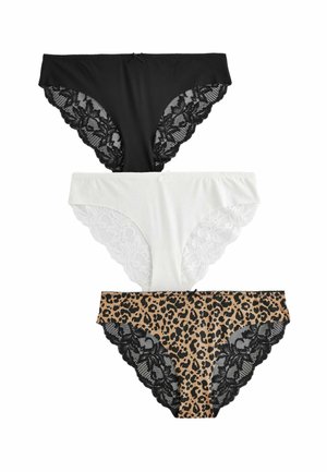 Zwarte kant en stof hipster panties, witte panties met kantaccenten en brown luipaardprint panties met zwarte kant randen.