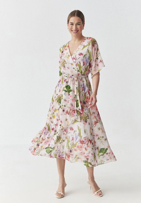 BOSANI - Freizeitkleid - beige champagne