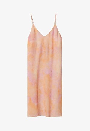 Sukienka w kolorze brzoskwiniowym i różowym w stylu tie-dye, z cienkimi ramiączkami, dekoltem w serek, wykonaną z gładkiego, lekkiego materiału i prostym kroju.
