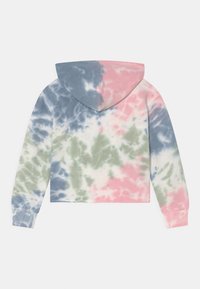 Tillskuren, tie-dye hoodie i pastellfärger: blå, grön och rosa. Har en dragsko i huvan och ribbade muddarna. Mjuk tygkänsla.