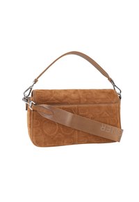Borsa a spalla in suede tan con motivo a logo impresso, dotata di tracolla removibile e accessori in argento. Texture liscia, forma rettangolare.