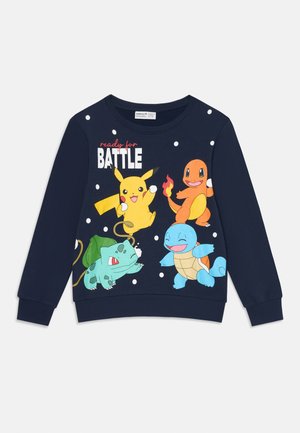 Marineblaues Sweatshirt mit vier Pokémon-Charakteren: Pikachu, Glumanda, Bisasam und Schiggy, mit "bereit für den KAMPF" in weißem Text und Punkten.