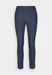 Pantalones ajustados de mezclilla de color azul oscuro, con una textura suave, que presentan una cinturilla clásica y pasadores para el cinturón. Sin patrones ni acentos visibles.