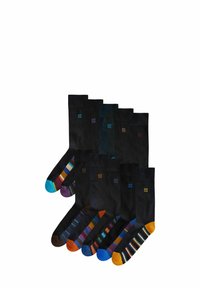 Set di otto paia di calzini caratterizzati da una combinazione di nero uniforme e fantasie multicolori. I materiali sono in tessuto con vari pattern a righe e tonalità.