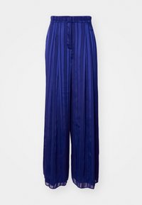 Pantalons larges plissés violets avec une finition texturée, dotés d'une taille haute et d'une silhouette fluide, adaptés pour un usage décontracté ou formel.