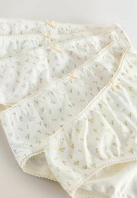 Neli paari valgeid lilledega trükiseid aluspükse, delikaatse pitsäärise ja väikeste paeltega, millel on pastelltooni lillemustrid roosas, sinises ja kollases.