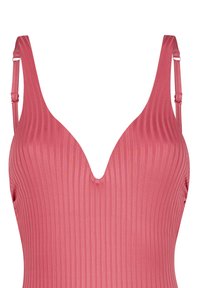 Maillot de bain rose à côtes avec bretelles réglables et décolleté en V profond. Il présente une texture lisse et une coupe moulante.