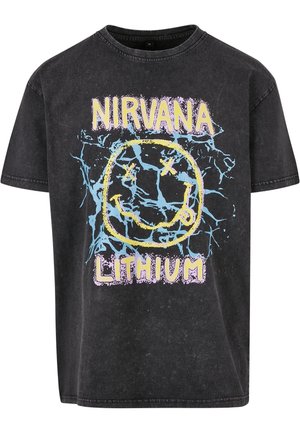 Musta puuvillapaita lyhyillä hihoilla, jossa on keskellä keltainen hymynaama -kuvio, ja sininen sekä violetti teksti, joka lukee "NIRVANA LITHIUM" ylhäällä ja alhaalla.