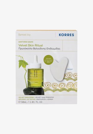 GLASS SKIN FACECARE SET - Skincare set - 0